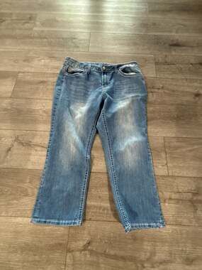 Weekend Women's Size 14 Embellished Back Pocket Blue Denim Jeans